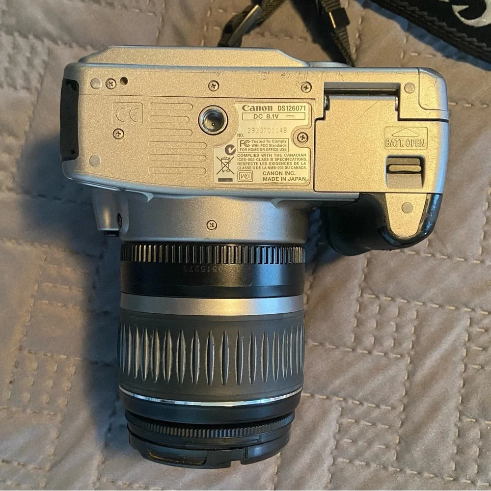 CANON EOS - Digital Rebel DS6041 DSLR Camera W/ Lens / 8.0 Megapixel
